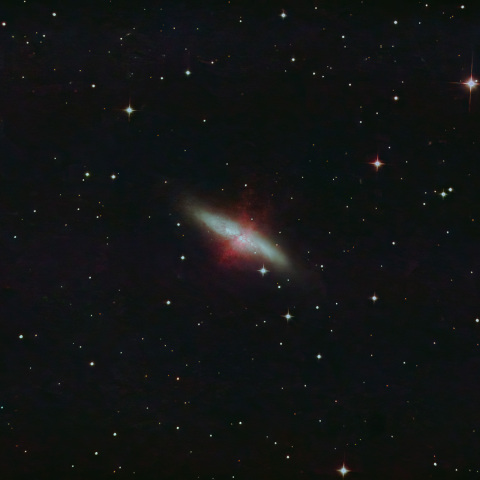 M82 葉巻銀河