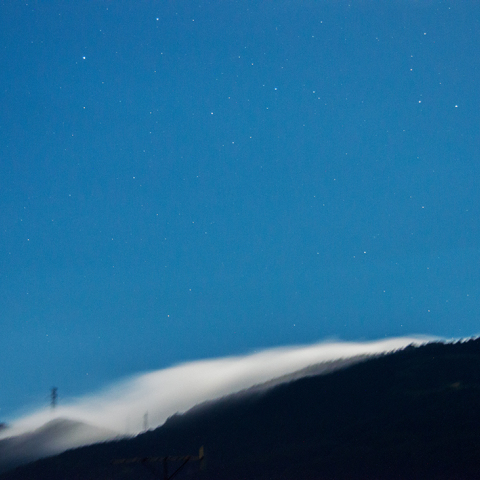 みなみのかんむり座と滝雲