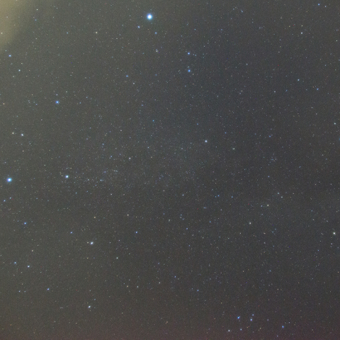 梅雨空の大三角