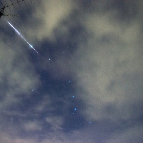 火球おうし座流星群と北斗七星