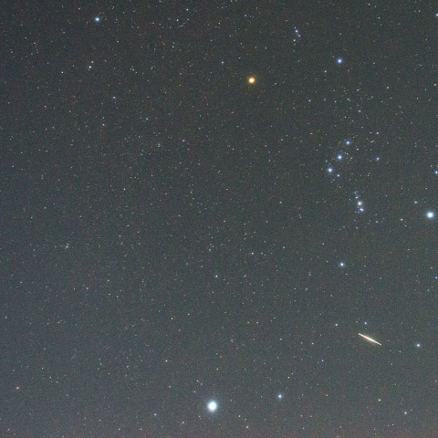 10月15日冬の大三角と人工衛星フレア