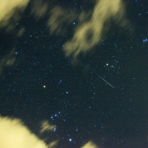 12月14日雲の隙間からふたご座流星群