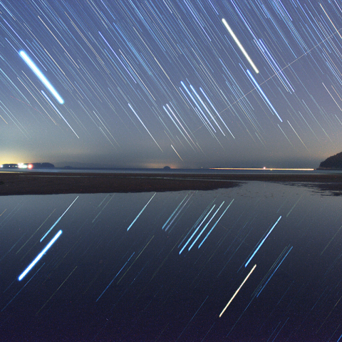 3月10日天空の鏡 父母ケ浜に沈むオリオンの光跡