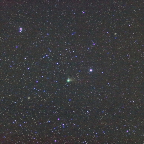 カタリナ彗星と回転花火銀河と子持ち銀河