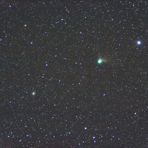 カタリナ彗星と回転花火銀河