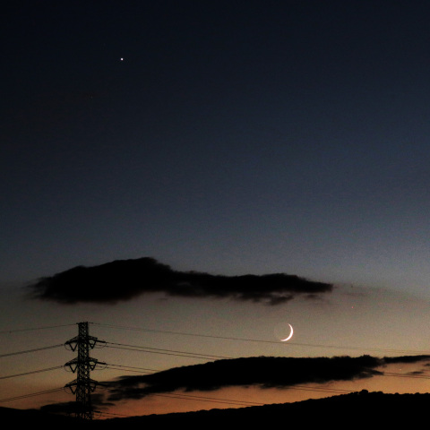 沈みゆく月と金星