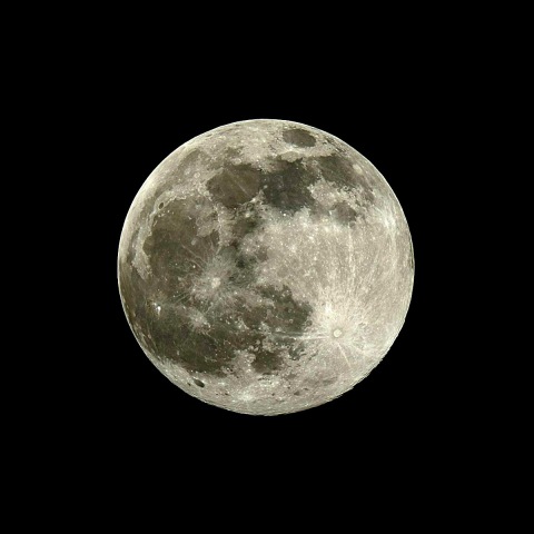 Pink Moon（月齢15.2）