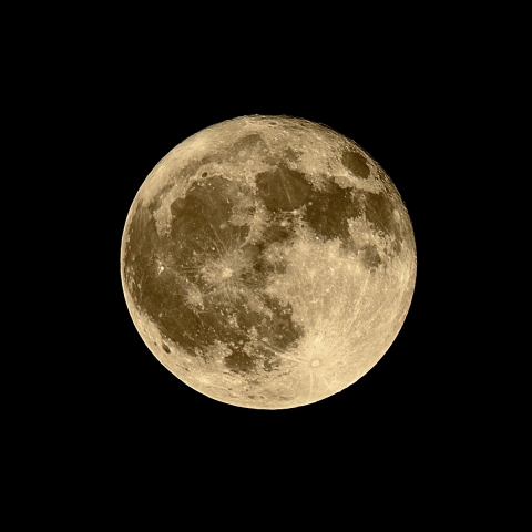 Strawberry Moon（月齢15.9）