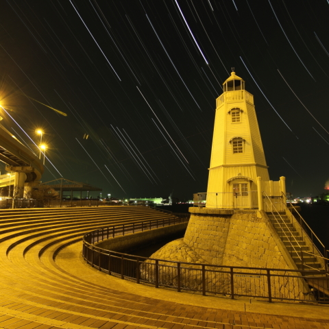 灯台とオリオン