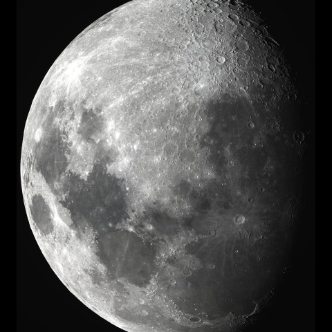 2022年4月12日の月