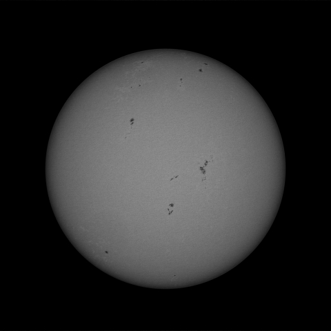 6/4 9:00の太陽面