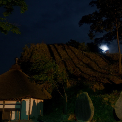 長楽寺姨岩の満月