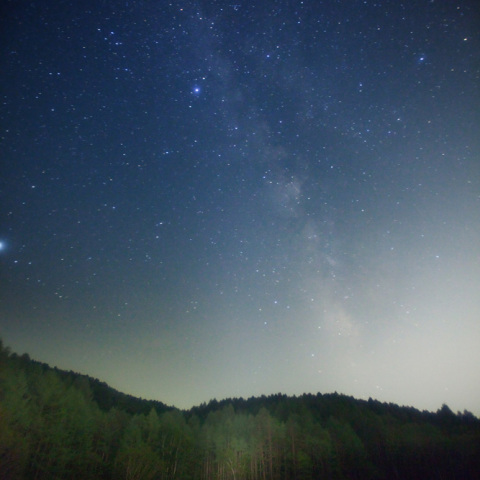 天の川に緑響く