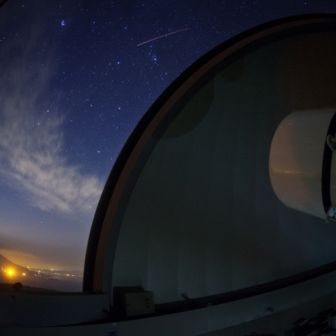 昴と桜島狙う輝北天球館ドーム(65ｾﾝﾁ反射）
