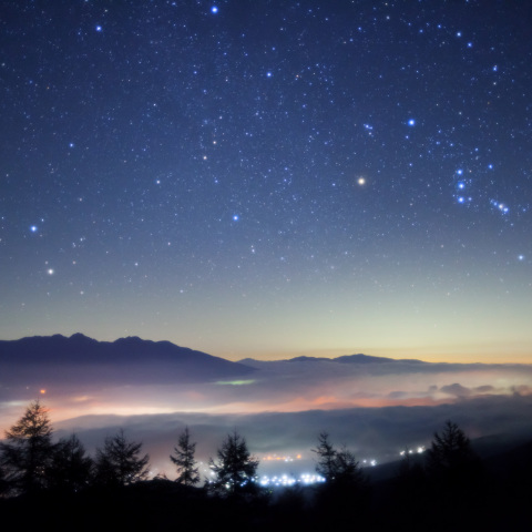 昇る双子座とオリオン座