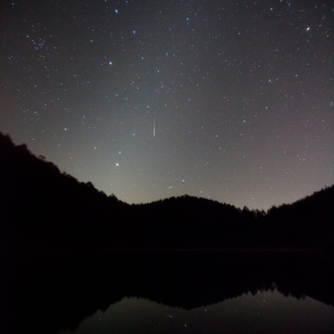 黄道光しし座流星群のいずみ湖