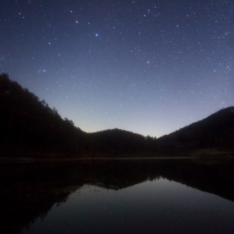 しし座流星群のいずみ湖11/19