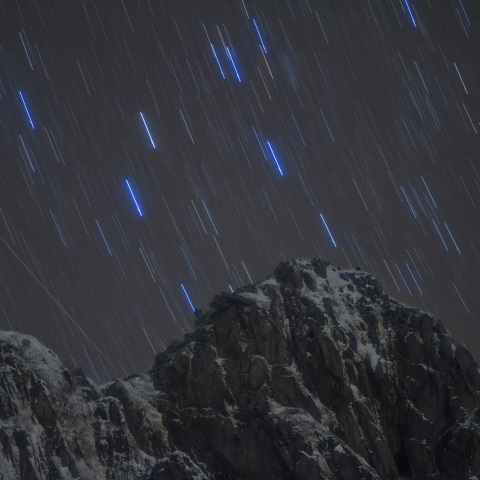 ふたご座流星群の宝剣岳