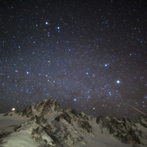 ふたご座流星群のサギダル尾根と宝剣岳