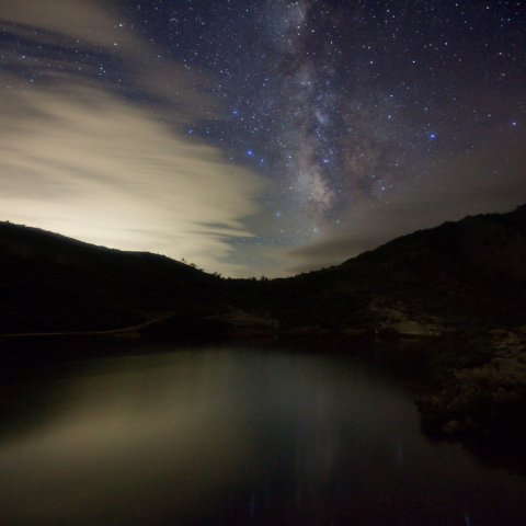 天の川映す八方池