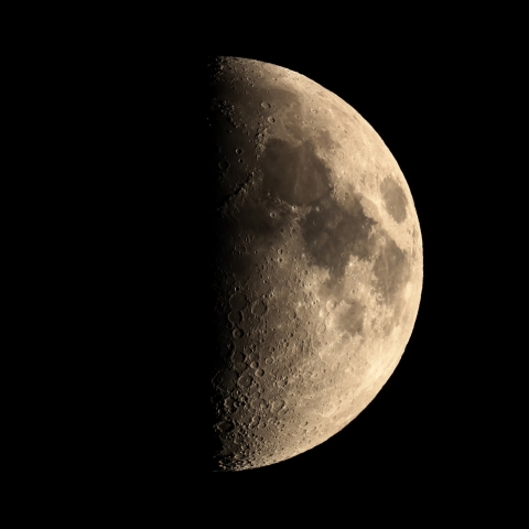 2025-11-28  月齢8.1