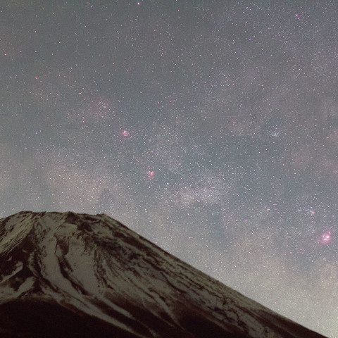 富士の峰の夏の銀河