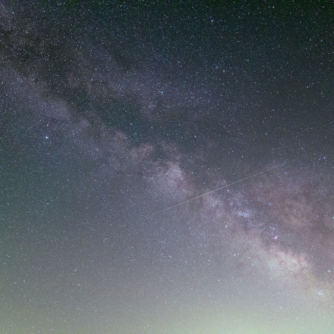 銀河を貫く、みずがめ座η星流星群