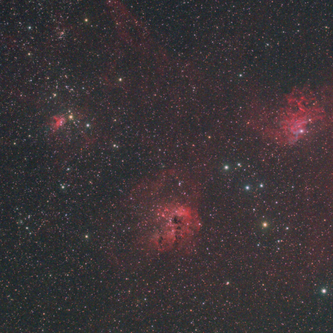 勾玉(IC405）・髑髏(IC410）星雲付近