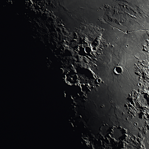 月面V、Φ（自称)、ヒギヌス谷付近