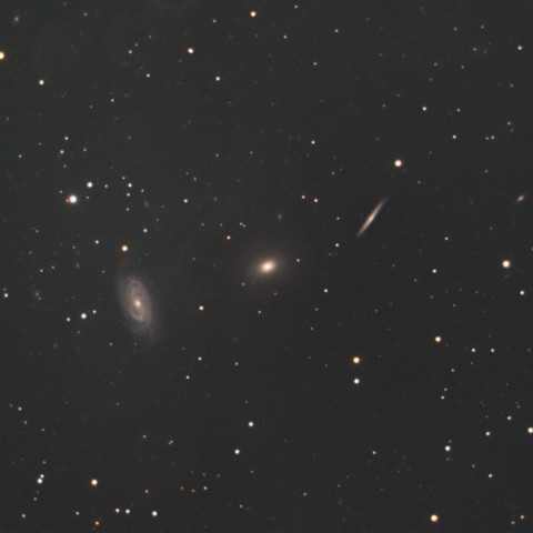 りゅう座3者3様トリオ銀河(NGC5981, 5982, 5985)