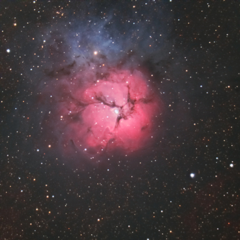 M20 (三裂星雲）