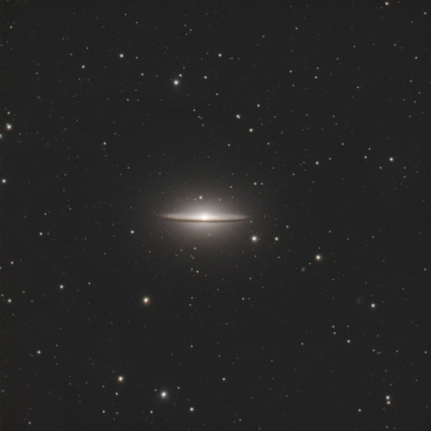 M104 (ソンブレロ銀河）