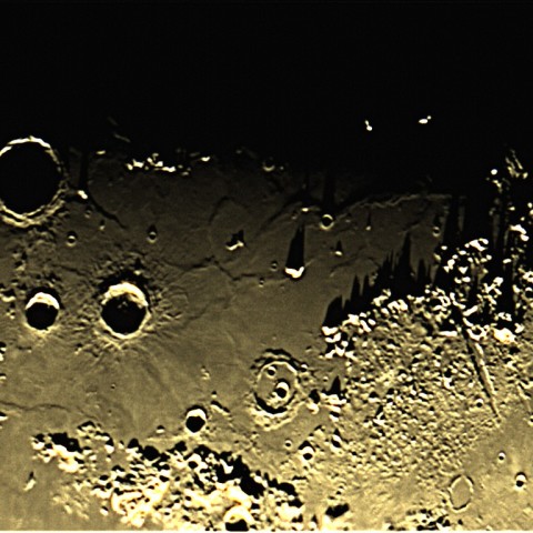 月面拡大_アルプス山脈、アルプス谷、カッシーニ