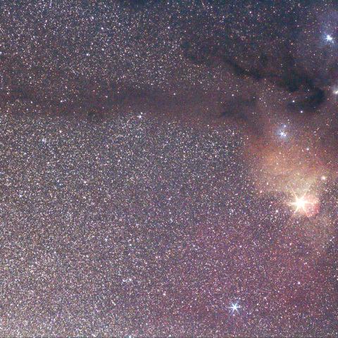 アンタレス付近散光星雲から暗黒星雲の連なり