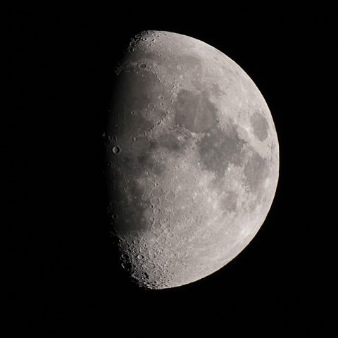 11月17日の月（月齢9.5）