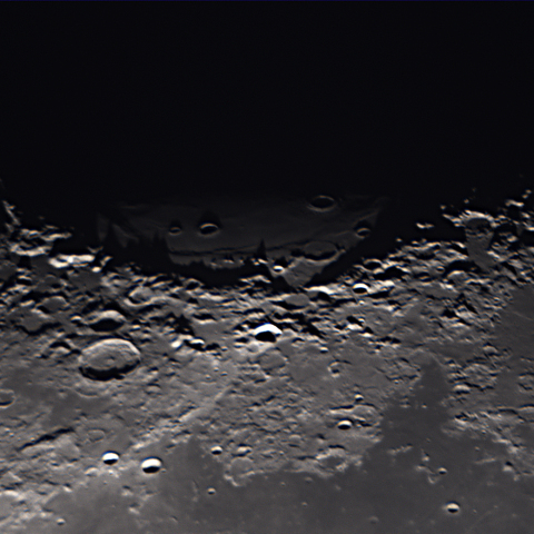 危難の海の夕暮れ