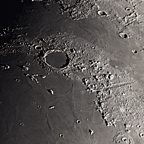 プラトーとアルプス谷