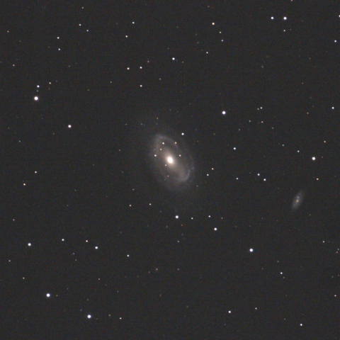 NGC4725（かみのけ座棒渦巻銀河）