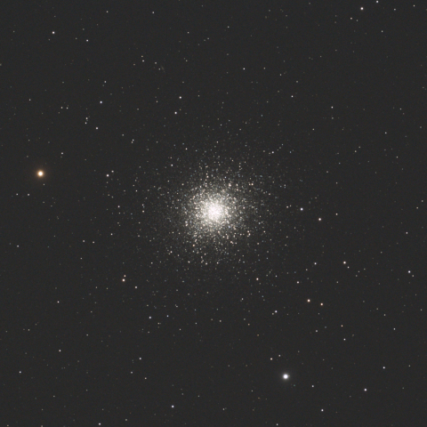 M13（ヘルクレス座球状星団）