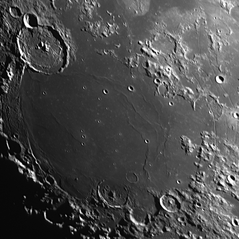 ガッサンディと湿りの海付近