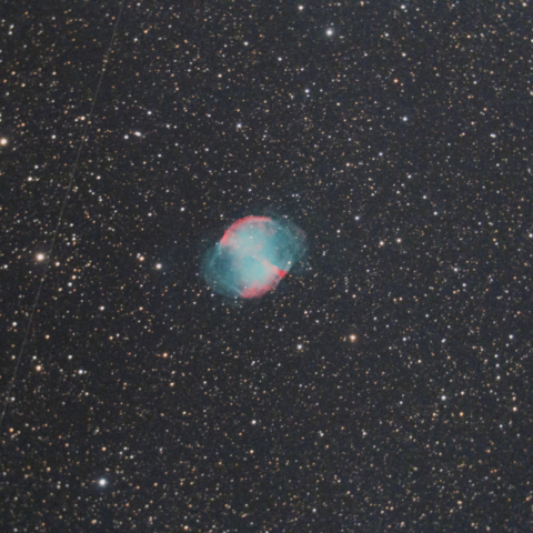 M27 (亜鈴状星雲）
