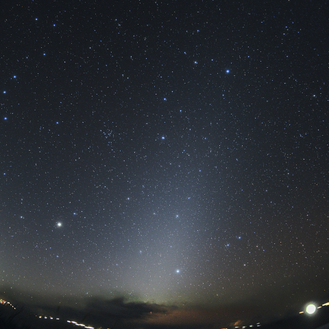 晩秋・夜明けの黄道光と春の星たち
