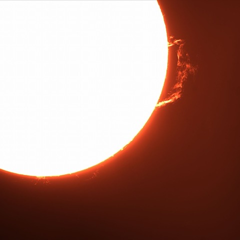 大きなプロミネンス　240511