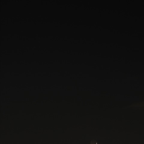 細い月と金星　230422