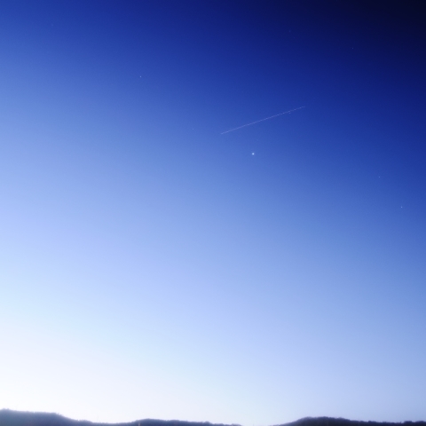 デネブの側を通るISS