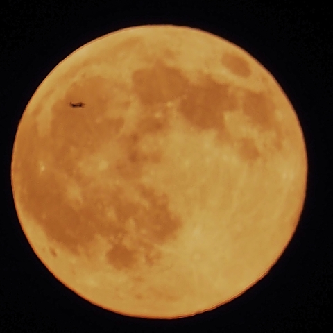 ブルームーン＆飛行機通過