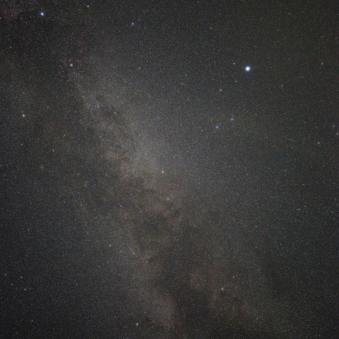 天頂に架かる夏の天の川
