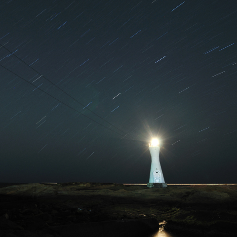 白いちっちゃな灯台