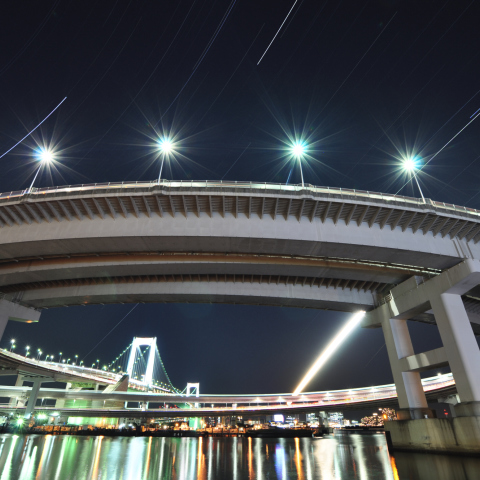 海上のループ橋