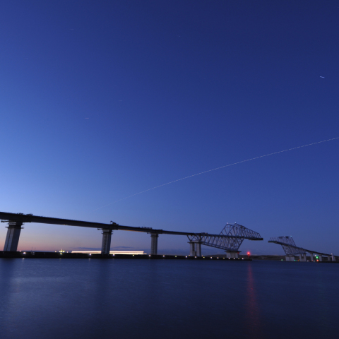 薄明に消えるISS